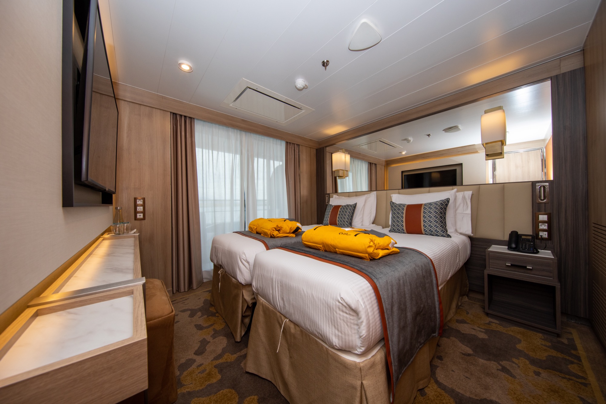 Quark Expeditions World Explorer Owner's Suite 4.jpg